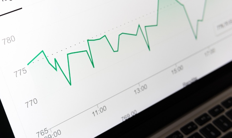 L’inflazione ha corroso il potere d’acquisto: perché i tassi d’interesse non calano 