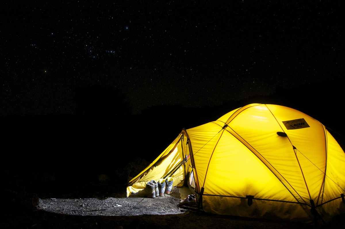 si può vivere in tenda senza affitto